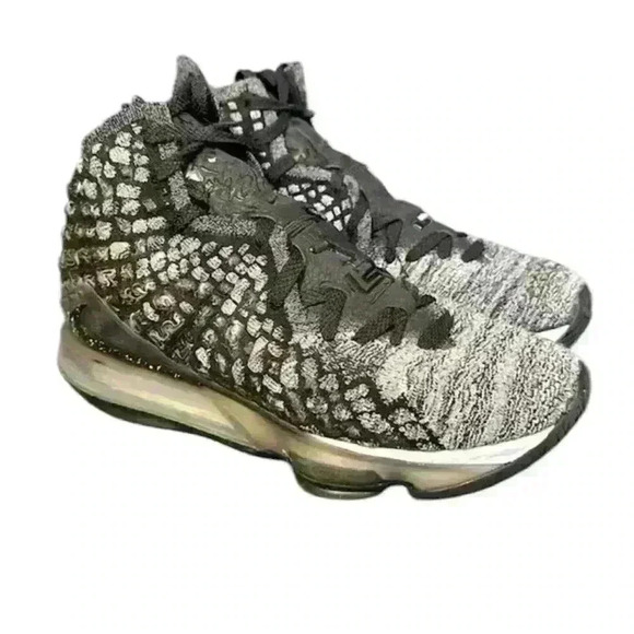 Nike Lebron 17 Basketball Shoes Men’s Size 8 Women’s Size 9.5 BQ3177-002 RARE! - Picture 1 of 10